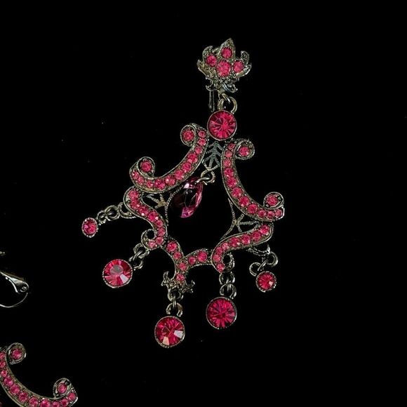 Joan Rivers Parisian 2.5” Chandelier Clip On Hot Pink and Black Metal Earrings - Picture 2 of 7